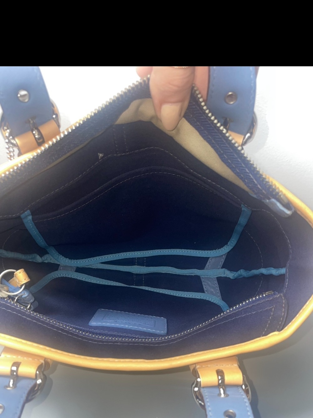 COACH Vintage Soho Hampton Mini Daisy Tote w/COA - Picture 12 of 12